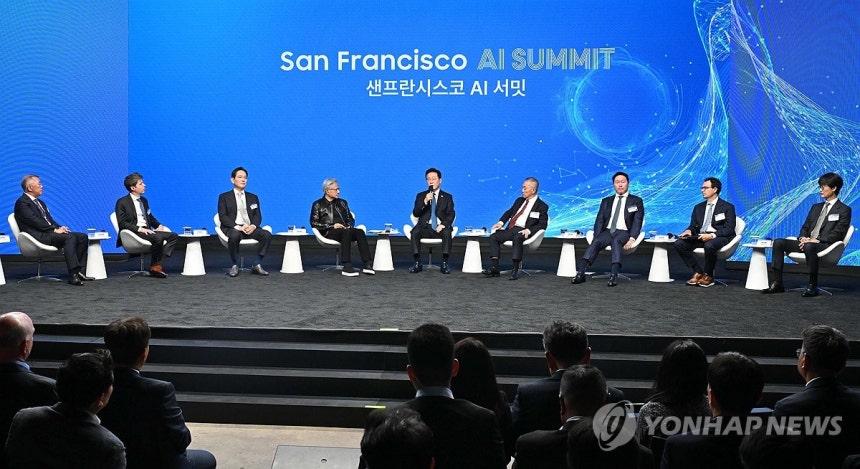 이재명 대통령, 샌프란시스코 AI 서밋 발언
(샌프란시스코=연합뉴스) 한상균 기자 = 이재명 대통령이 24일(현지시간) 미국 샌프란시스코 더 미드웨이에서 열린 '샌프란시스코 AI 서밋'에서 발언하고 있다.
왼