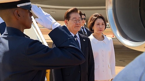 李<b>대통령</b>, 브라질 도착해 수송기 시찰…<b>룰라</b>와 회담 예정(종합)