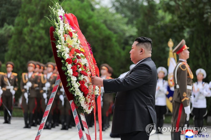 <b>김정은</b>, 정전일에 참전열사묘 등 참배…"6·25, 위대한 승리"