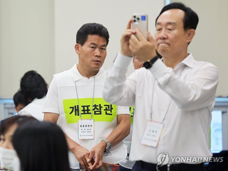 '44표 차' <b>통영시장</b> 선거 <b>재검표</b> 지연…<b>결과</b> 밤늦게 나올 듯(종합)