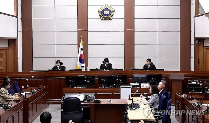 법원, 윤석열 공직선거법 1심 징역 1년 6개월, 집행유예 3년 선고