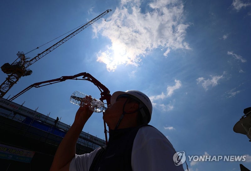 양산 한낮 39.9도…<b>부산</b> 38.6도로 '122년만에 <b>최고기온</b>' 경신