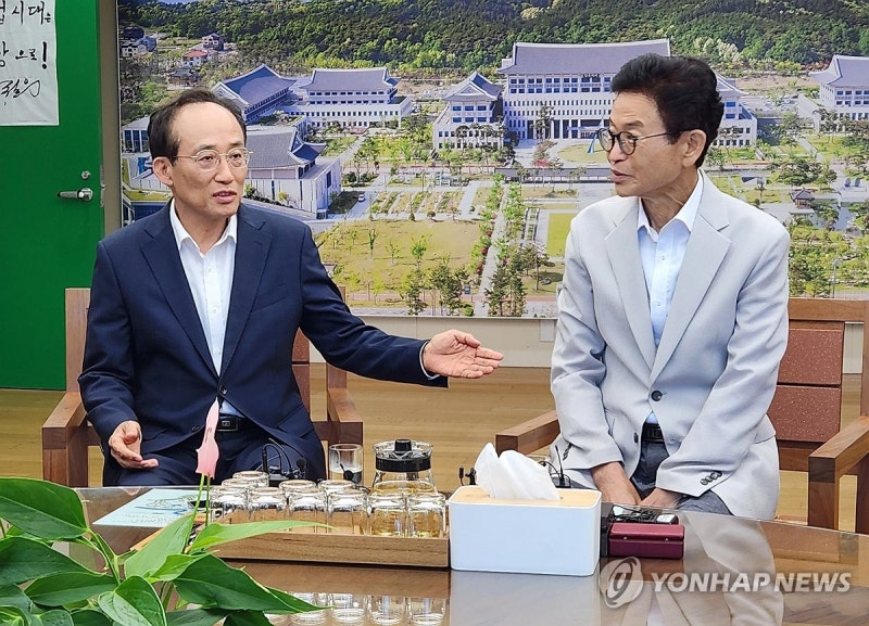 <b>추경호</b>·<b>이철우</b> 첫 <b>회동</b>…신공항·행정통합 '원팀' 협력 선언