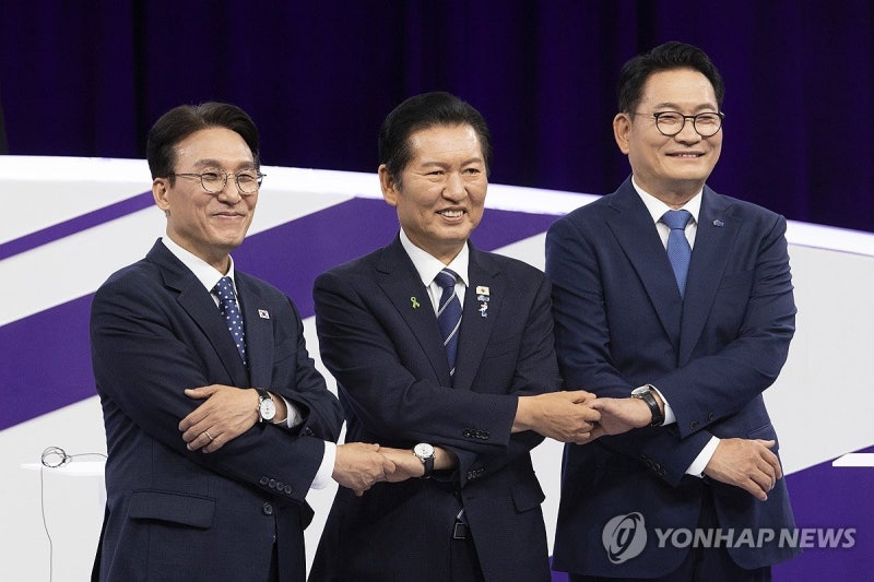 <b>방송 토론회</b> 갖는 <b>민주당</b> 당대표 후보들