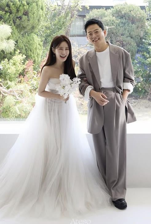 <b>김준호</b>, 50세에 아빠 된다…아내 <b>김지민</b> "꿈꾸던 셋 됐다"