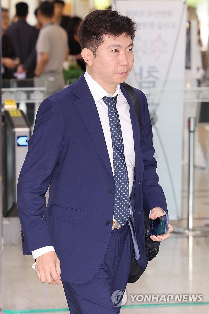 국회 들어서는 <b>유승민 대한체육회장</b>