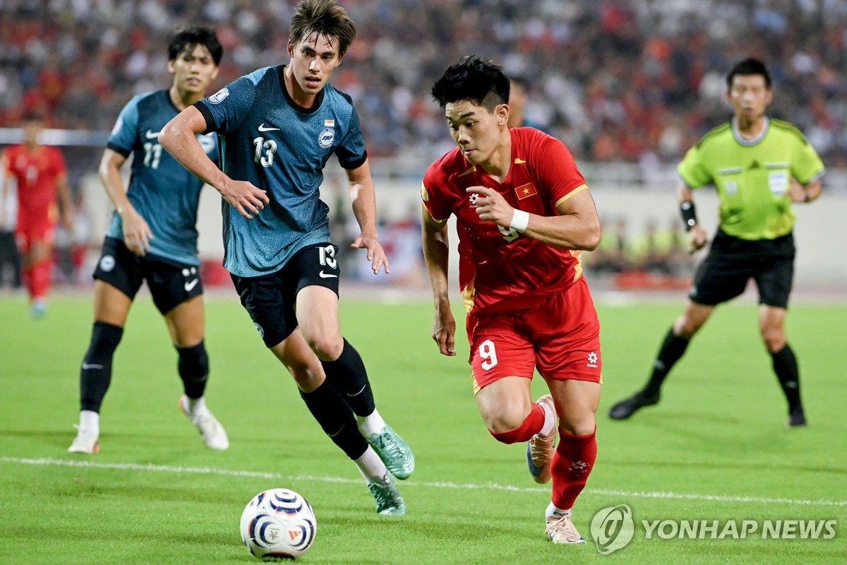 김상식호 <b>베트남</b>, 싱가포르와 0-0 무승부…현대컵 조 3위로 하락