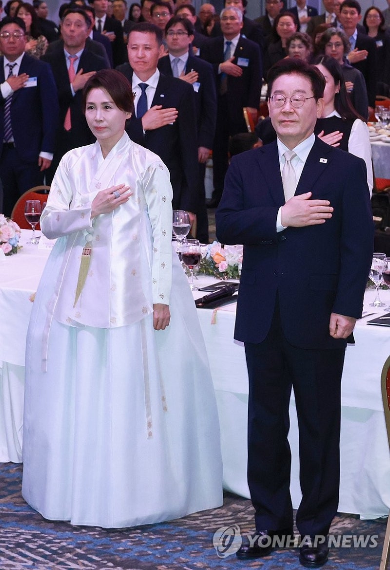 <b>이재명</b> 대통령 부부, 아르헨티나 <b>동포간담회</b> 참석