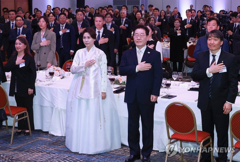 <b>이재명</b> 대통령 부부, 아르헨티나 <b>동포간담회</b> 참석