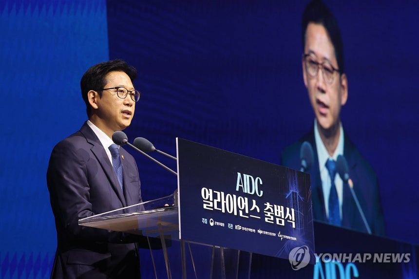 환영사하는 배경훈 부총리
(서울=연합뉴스) 강민지 기자 = 배경훈 부총리 겸 과학기술정보통신부 장관이 29일 서울 중구 롯데호텔에서 열린 'AIDC 얼라이언스 출범식'에서 개회사를 하고 있다. 2026.7.29 mj