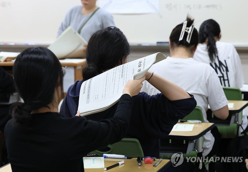 국교위 "<b>수능</b> 절대평가 대입개편안 확정된 바 없어"