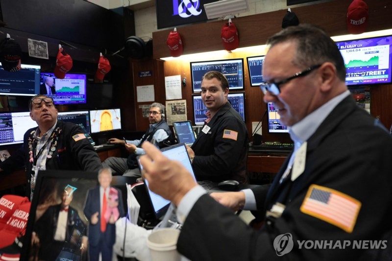 <b>뉴욕증시</b>, 호르무즈 재개방 기대속 <b>혼조 마감</b>…나스닥 0.8%↓(종합)