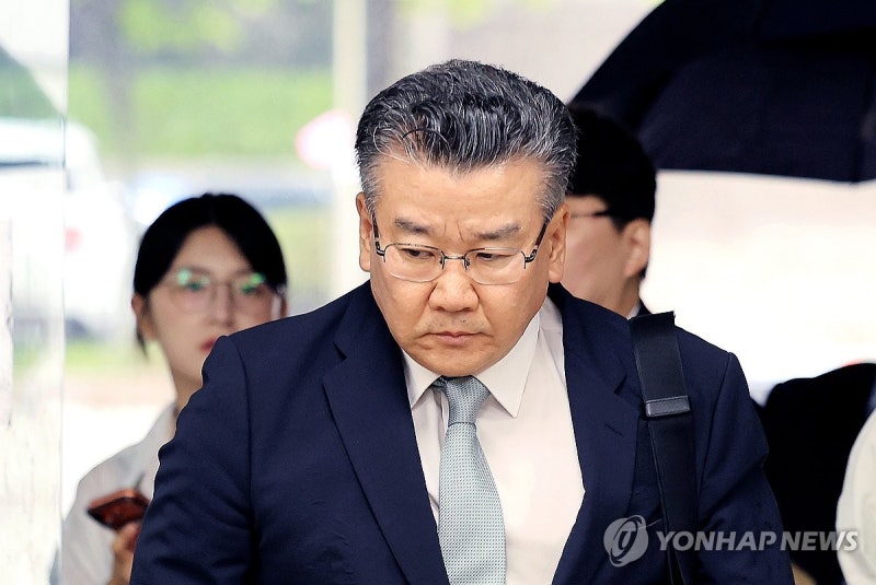 [속보] 종합특검, '관저 이전 감사 무마' <b>유병호</b> 감사위원 <b>구속 기소</b>