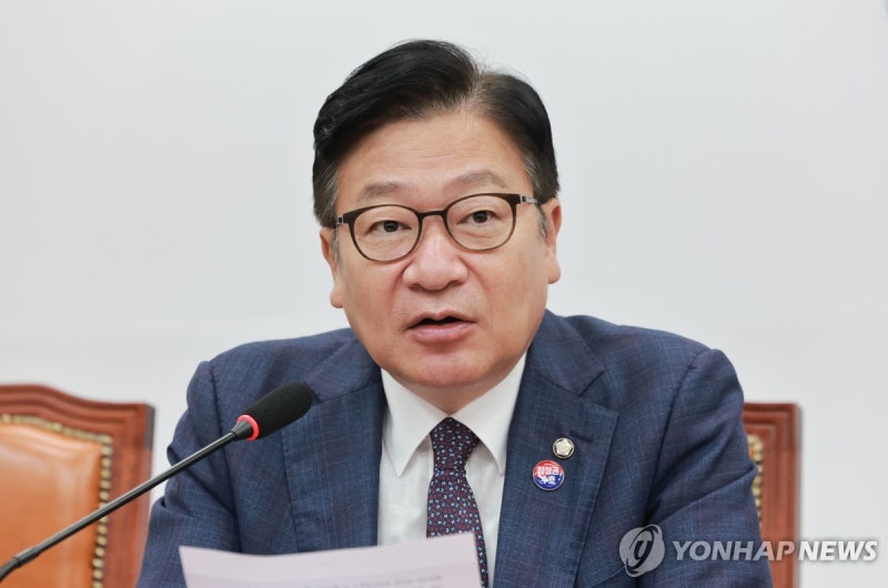 <b>정점식</b> "<b>안규백</b> 국방장관 존재 자체로 군 조롱, <b>경질</b>해야"