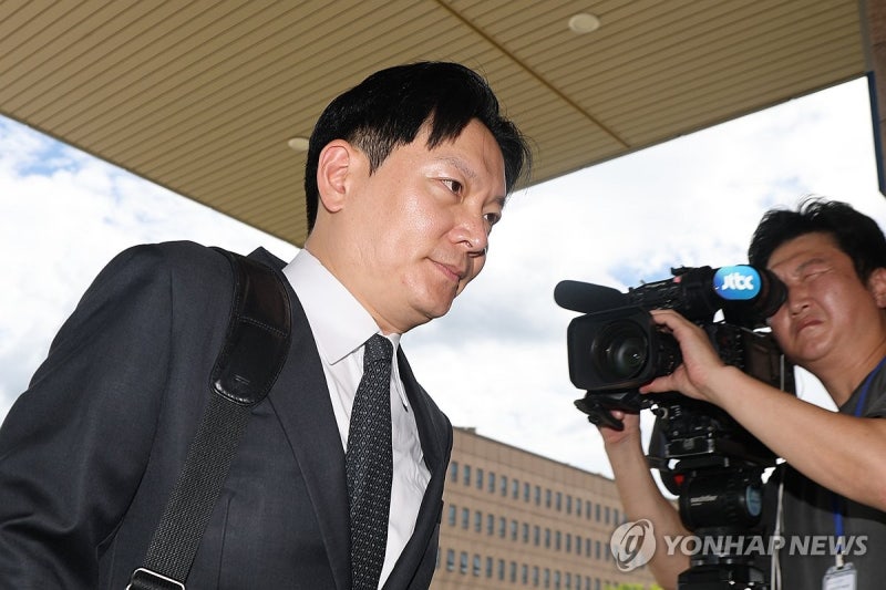 법무부 <b>감찰위 출석</b>하는 <b>박상용</b> 검사