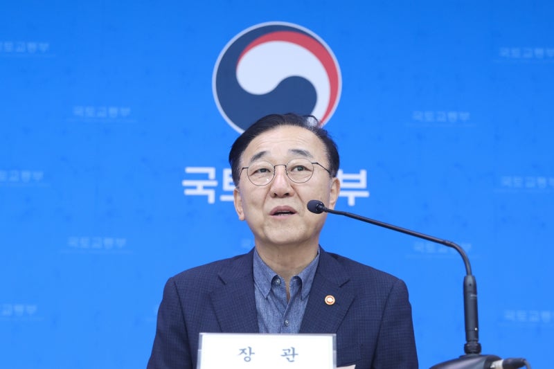 <b>국토장관</b> "용산공원 전체 <b>주택공급</b> 검토…20일 오세훈 면담"