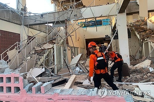 '7.7 <b>강진</b>' <b>인니</b> 플로레스섬서 38명 <b>사망</b>…2천명 대피(종합2보)