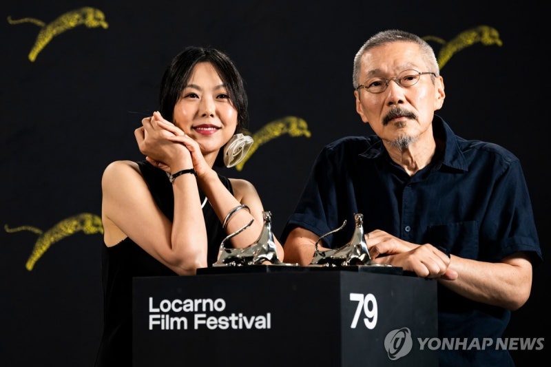 홍상수 '눈 둘 데가 없네' <b>로카르노</b>영화제 감독상