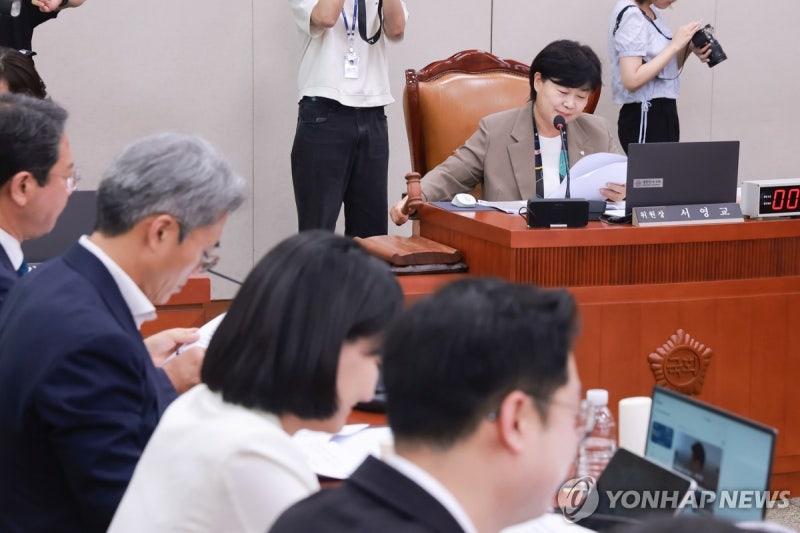 與 법사위 "<b>조희대</b>, '김건희 <b>재판지연</b>' 직무유기 책임 묻겠다"