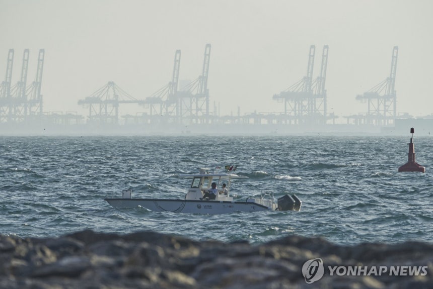 이란의 젖줄로 관측되는 UAE 두바이의 제벨알리 항구 [AP=연합뉴스 자료사진.재판매 및 DB 금지]