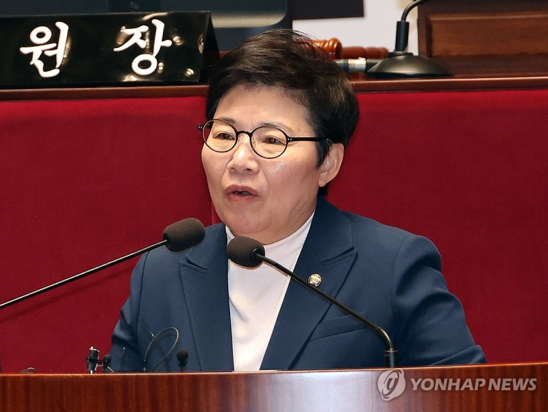 국<b>힘 정책위의장</b>에 3선 임이자 의원 내정…내일 의총 추인