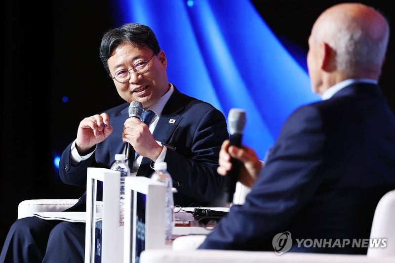 靑 "<b>용산공원</b> 금싸라기 땅 이용해야…일부 청년주택 생각 중"
