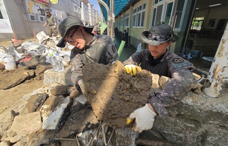 軍, <b>거제·통영 폭우 피해</b>지역 수해복구 지원