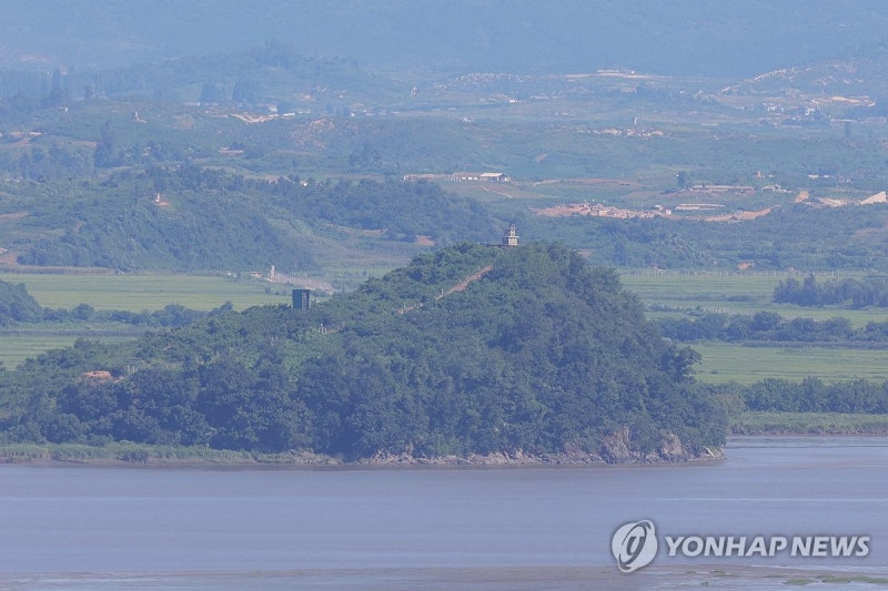 北, UFS 연습 중 동해상으로 <b>발사체</b>…탄도미사일이면 8일만