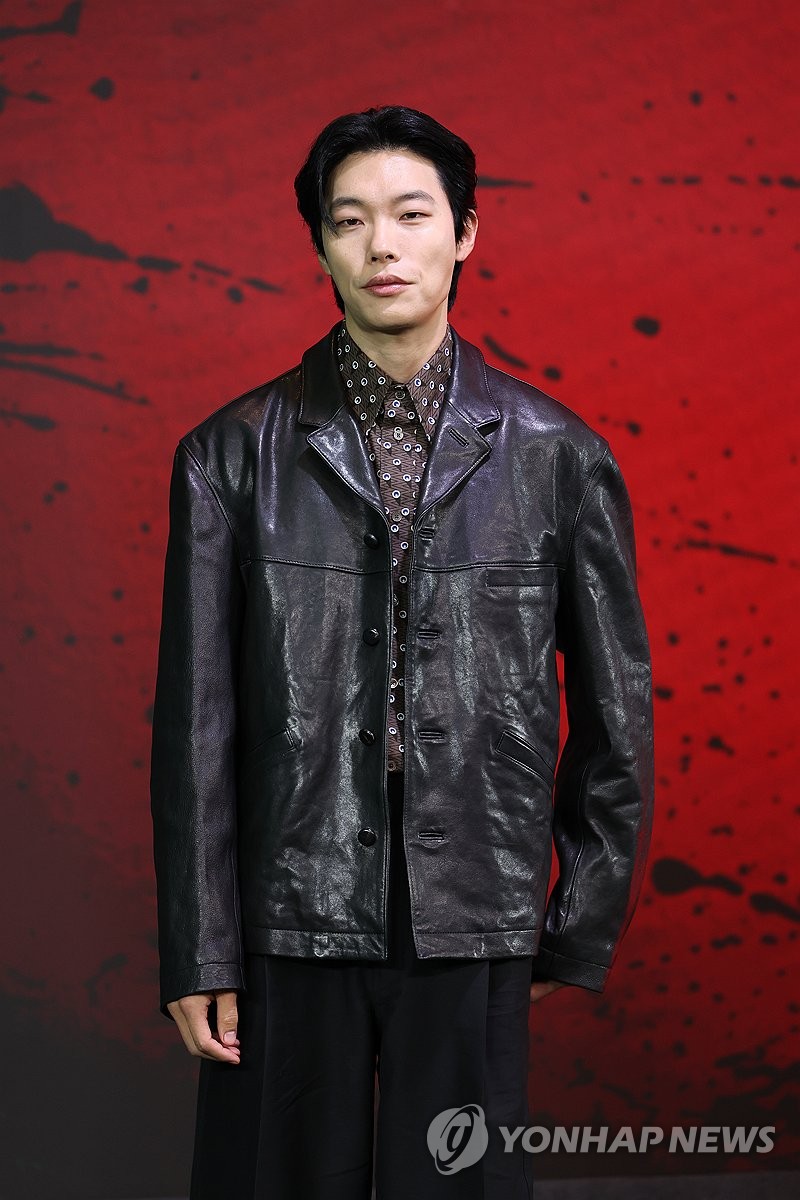 '<b>들쥐</b>' 1인 2역 맡은 류준열