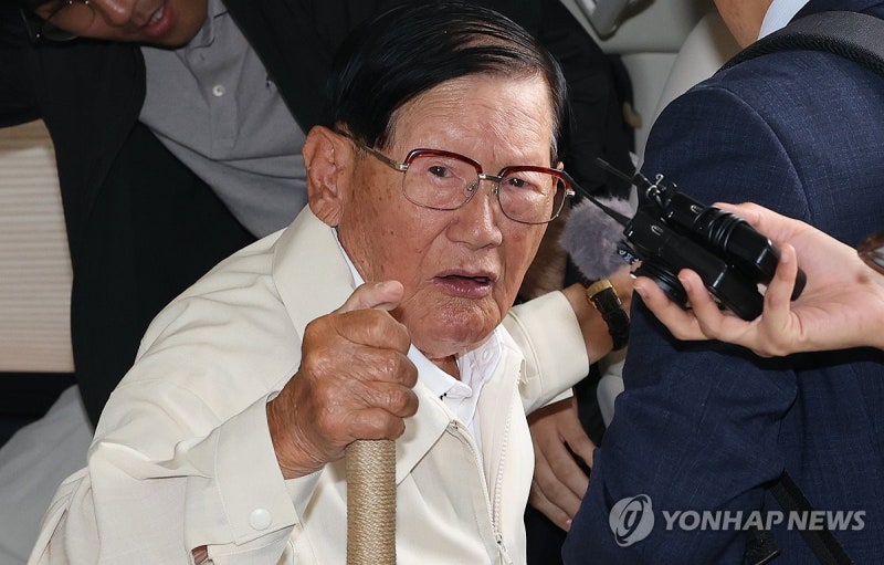 '국힘 가입<b>강요</b>' <b>신천지 이만희</b> 첫 재판…보석 심문은 비공개