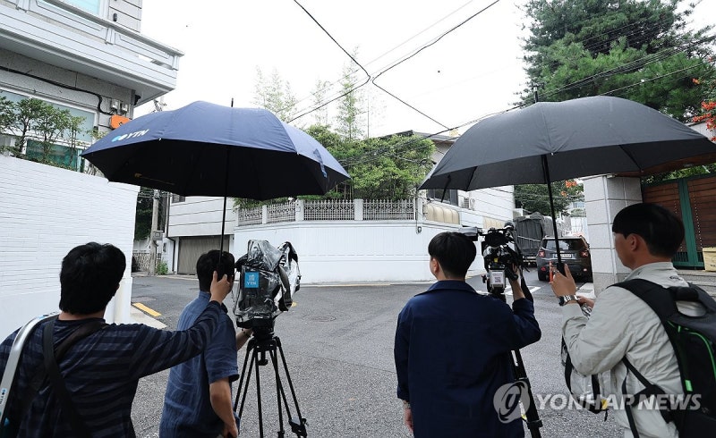 검찰, '<b>노태우 비자금</b> 의혹' 김옥숙 연희동 자택 등 <b>압수수색</b>