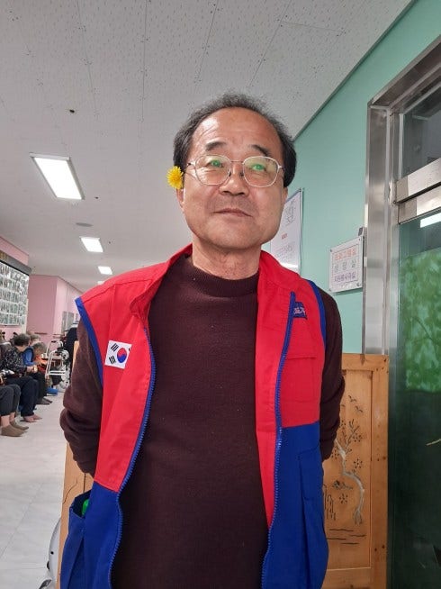 정년 석 달 앞두고 세상 떠난 <b>교사</b>…유족 1천600만원 기탁