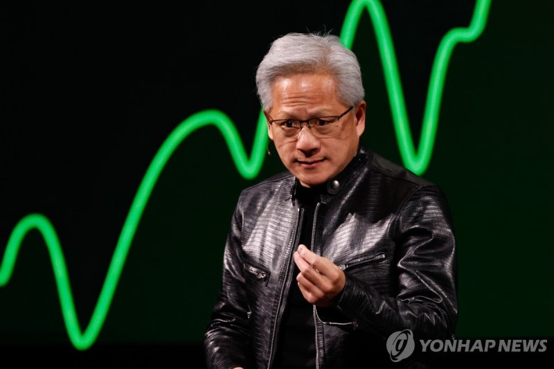 <b>AI 서버값</b> '고공행진'…<b>엔비디아</b>, 고객사에 가격 15% <b>인상</b> 예고