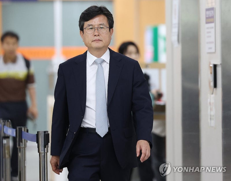 [속보] '사후 계엄선포문' <b>강의구</b> 前<b>부속실장</b> 2심도 징역 1년6개월