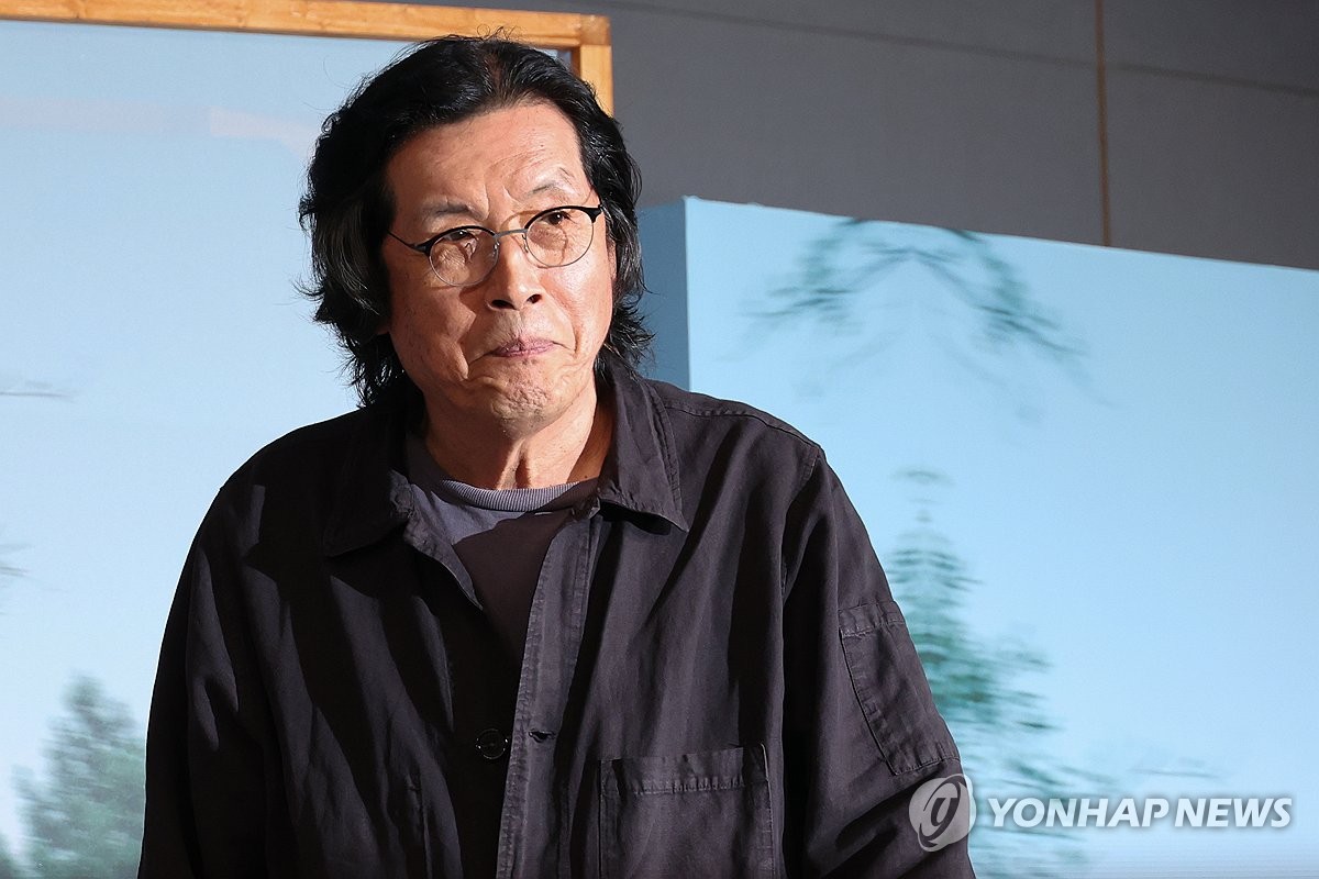 영화 '<b>가능한 사랑</b>'의 <b>이창동</b> 감독