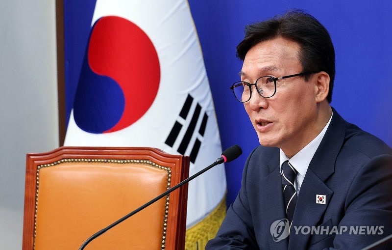 與, 공천혁신·개헌 등 10대 특별기구 설치…<b>김민석</b> "10월 방미"