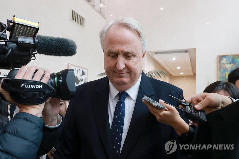 김민석, 李대통령에 <b>인요한</b> 적십자<b>회장</b> 인준 재고 요청
