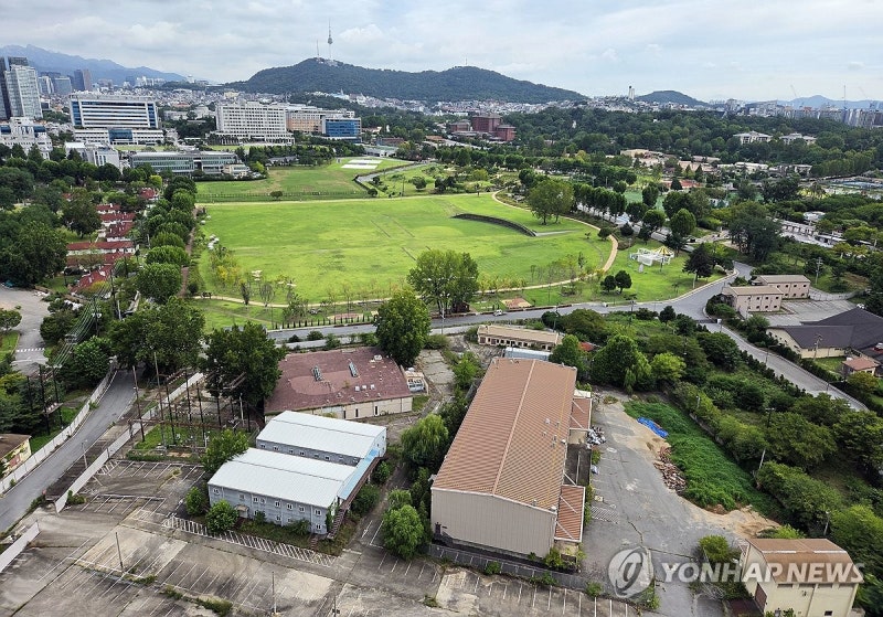 <b>용산공원</b> 개발 놓고 <b>평행선</b>