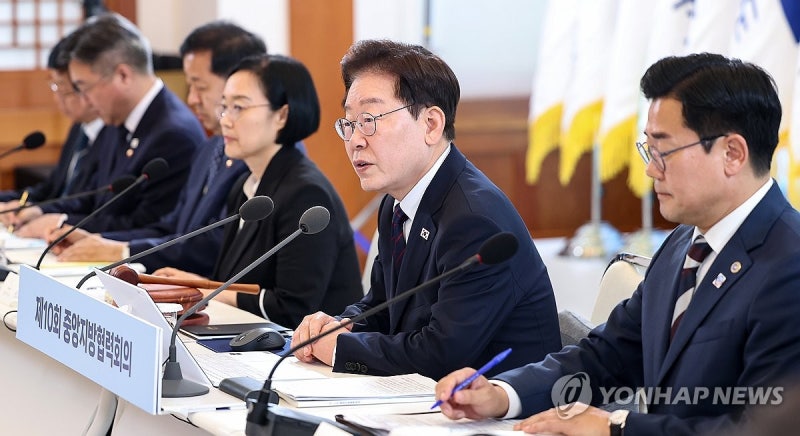 李대통령 "강력한 국토균형발전 정책 추진돼야…<b>중앙</b>-<b>지방</b> 원팀"