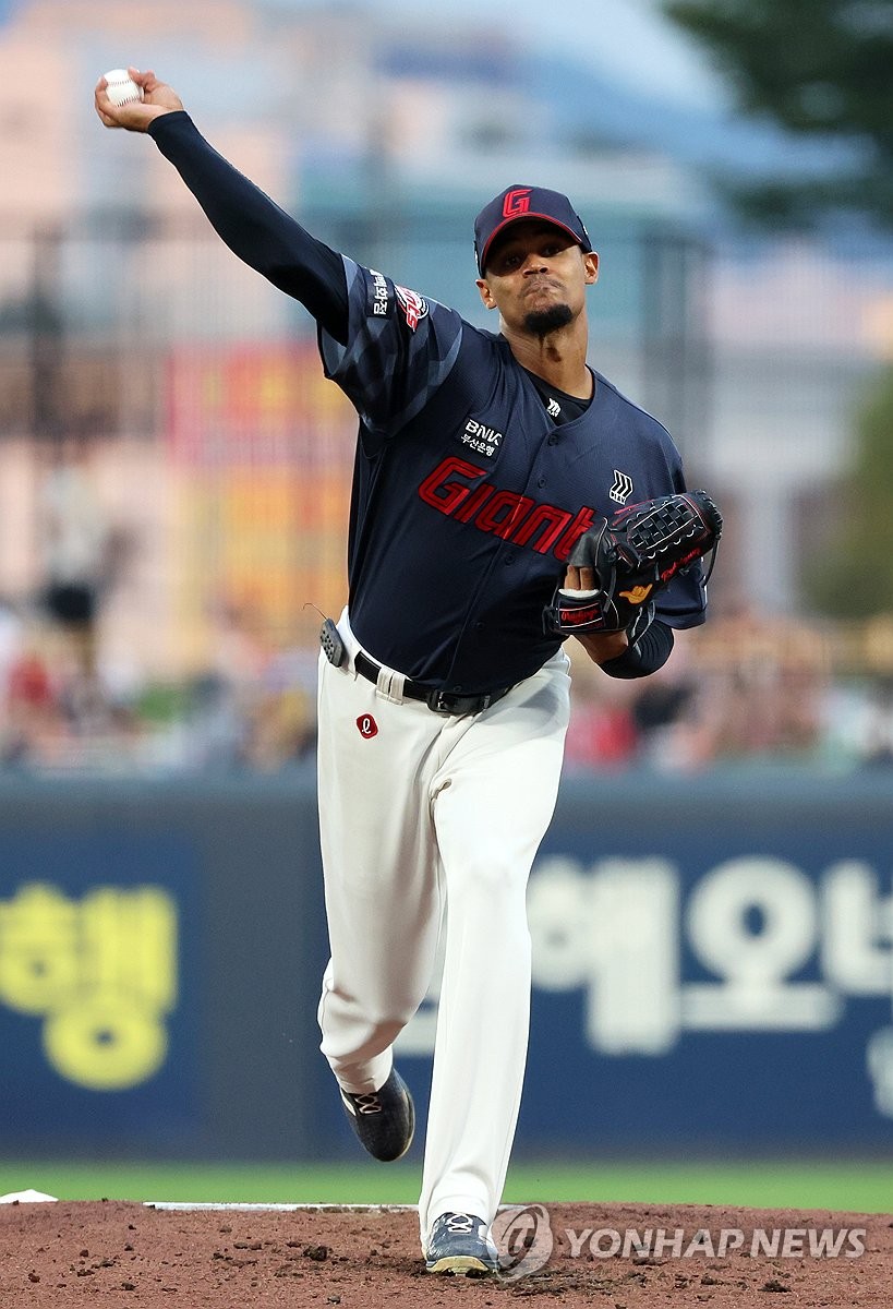 <b>투구</b>하는 <b>로드리게스</b>