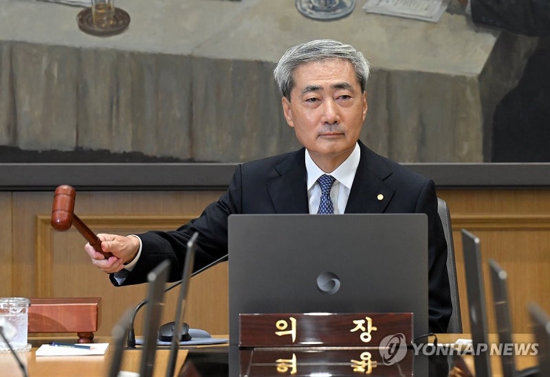 <b>한은</b>, <b>기준금리 3%</b>로 연속 <b>인상</b>…물가 우려에 긴축 속도(종합)