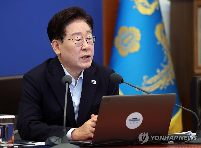 李대통령 <b>지지율</b> 42%로 취임 후 최저치…민주 39%·국힘 25%[한국갤럽]