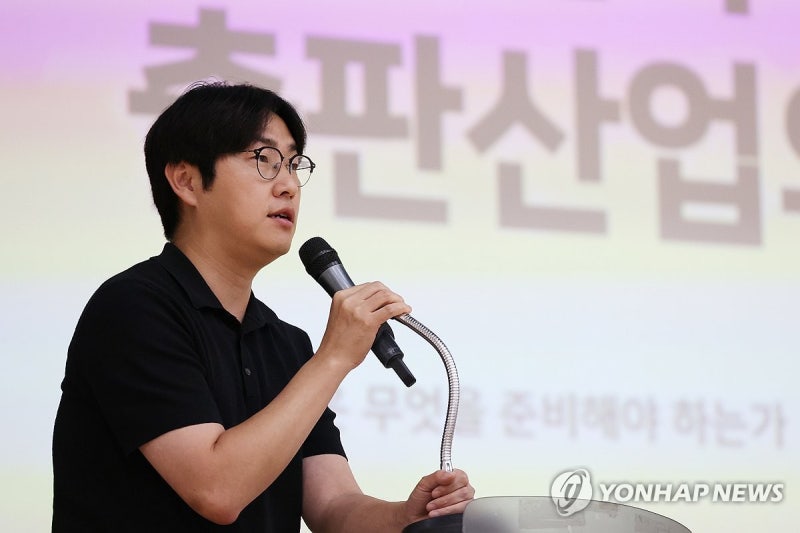 [프로필] <b>하정우</b> AI委 <b>부위원장</b>…'하GPT' 초대 AI수석 출신