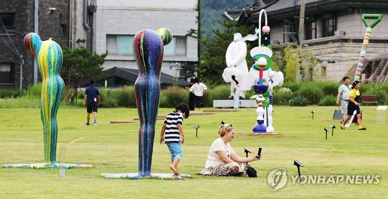 작품 감상하며 휴식을 '<b>서울조각페스티벌</b>'