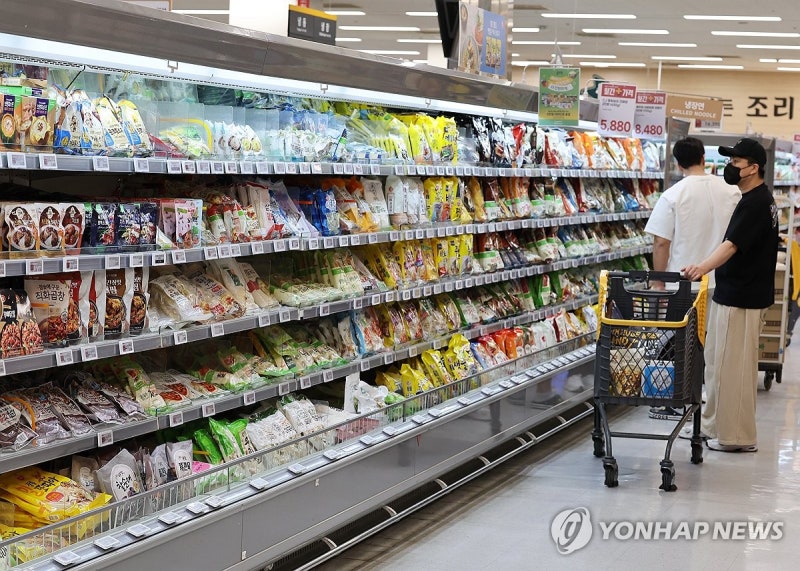 [2보] <b>7월</b> 소비 2.4% 감소…설비투자 7.5% 증가·5개월만 최대폭↑