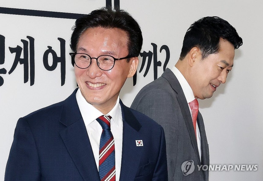 더불어민주당 김민석·국민의힘 장동혁 대표 [연합뉴스 자료사진]