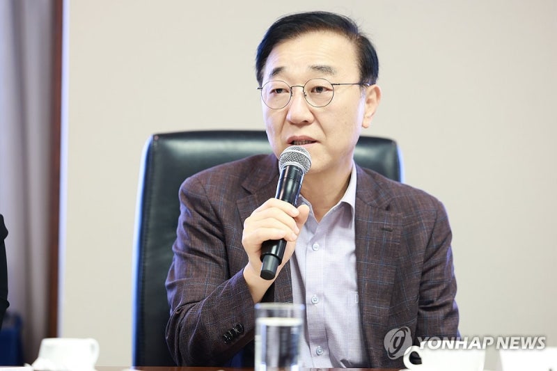 [속보] 국토장관 "<b>공공기관 지방이전</b> 원칙…수도권 잔류 최소화"