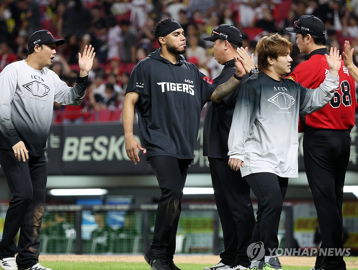 맹타로 <b>승리</b> 이끈 <b>카스트로</b>