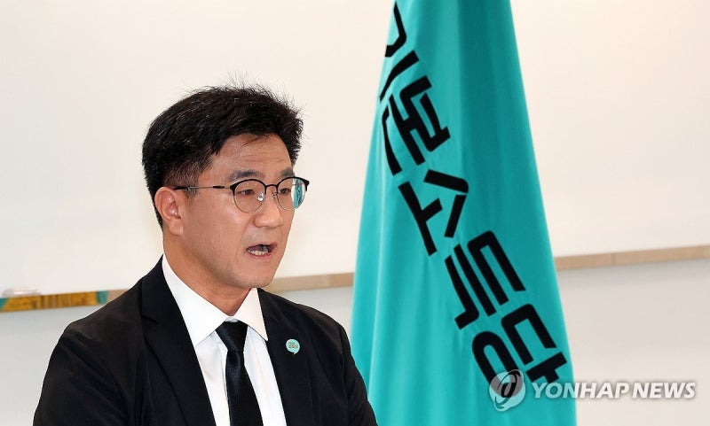기본소득당 신임대표에 오준호…용혜인 배우자는 <b>최고위원</b> 당선