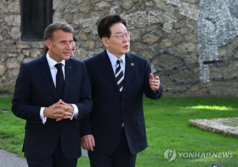李대통령 '프랑스 국빈방문' 파리 도착…8일 마크롱과 정상회담